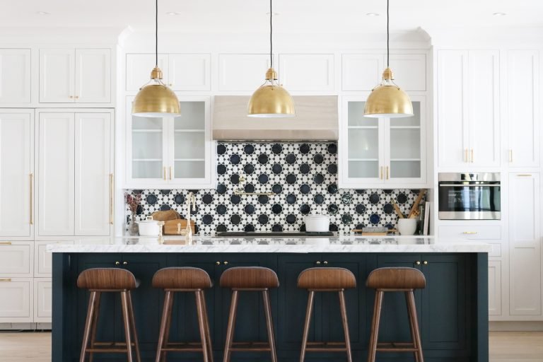 Open & Airy California Kitchen